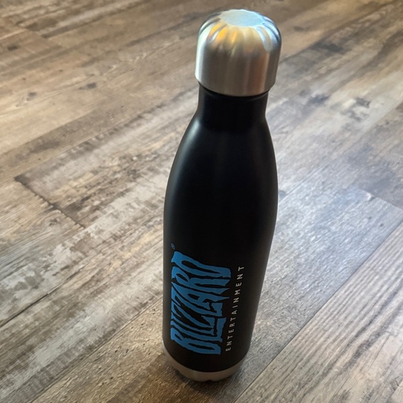 Blizzard Black and Silver Insulated Bottle - Picture 3 of 3